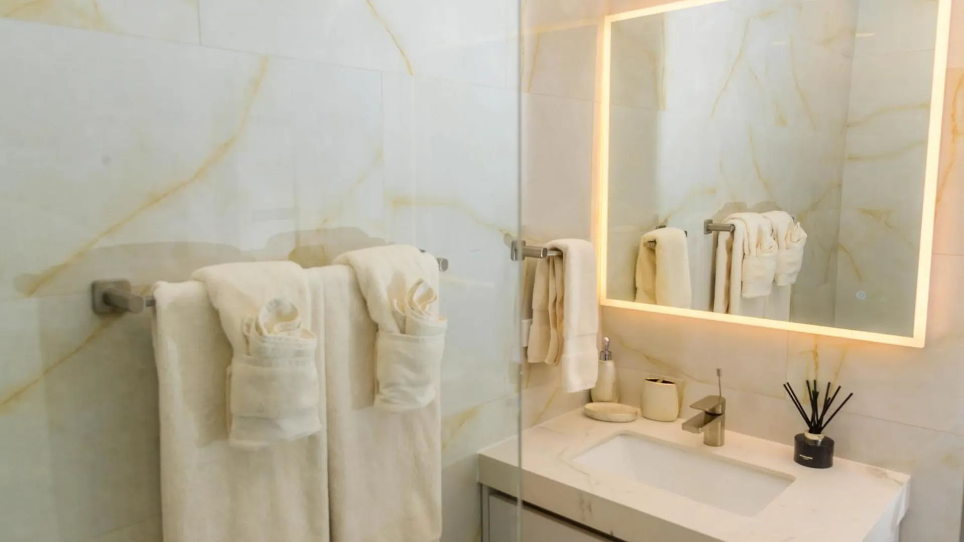 Stella Vista - Luxury Condo In Jolly Harbour Антигуа и Барбуда